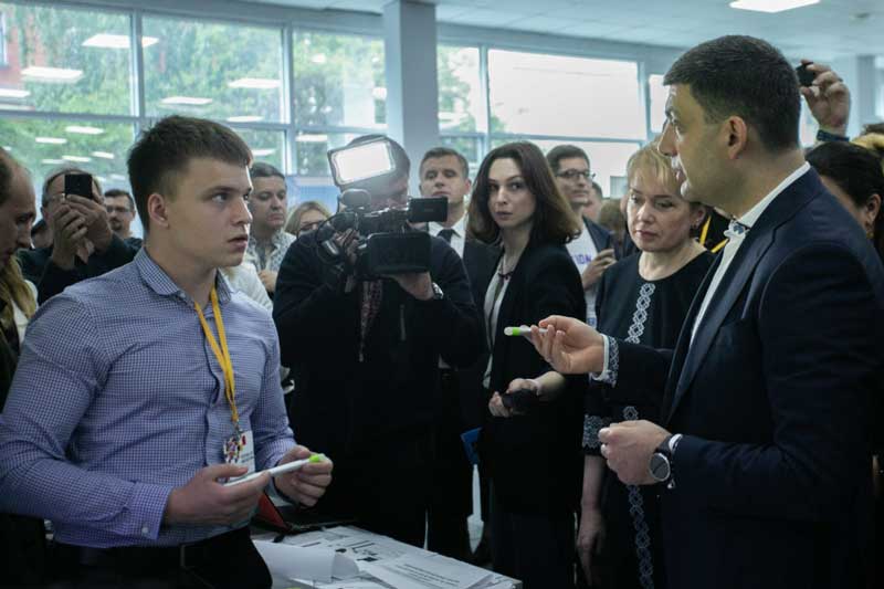 16 травня 2019 року Київстар та Міністерство освіти і науки серед 20 команд-фіналістів конкурсу технологічних стартапів визначили переможця, який отримає головний приз – 100 000 грн на розвиток конкурсного проекту. Призовий фонд для заохочення переможця надав Київстар. Першість отримав проект CamTouch. Цей молодий стартап створив портативний пристрій, що дозволяє будь-який проектор або монітор перетворити на інтерактивну дошку. Використовуючи спеціальні стилуси, користувач може керувати проектором, наче великим сенсорним екраном, малювати та робити нотатки, а також навчати і наочно демонструвати презентаційні матеріали для великої аудиторії. CamTouch створено саме як доступну альтернативу вартісній інтерактивній дошці. У день презентації проектів гостям фестивалю були представлені усі роботи конкурсантів. Серед них – акустична система спостереження, засіб неінвазійного вимірювання глюкози у крові, оптичний інфрачервоний томограф для діагностики молочної залози, мобільна комбінована фотоелектрична/вітрова електростанція, сонячний опріснювач води та багато інших цікавих новаторських розробок.